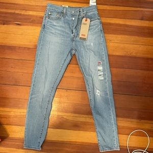Women’s Skinny Wedgie Levi Jeans